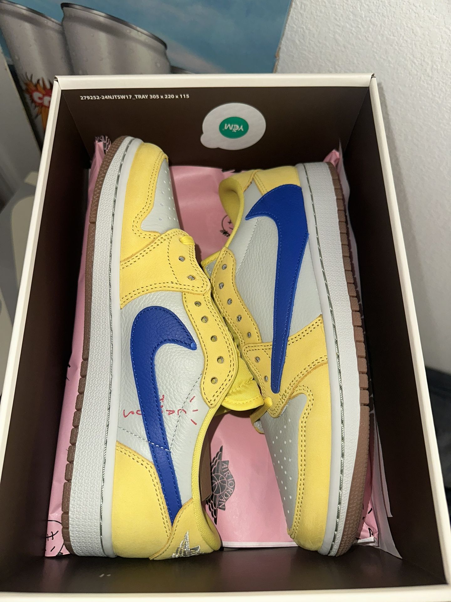 Jordan 1 Low Travis Scott Canary 