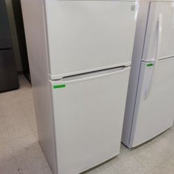 KENMORE TOP MOUNT 18 CB FT APARTMENT SIZE ITEM