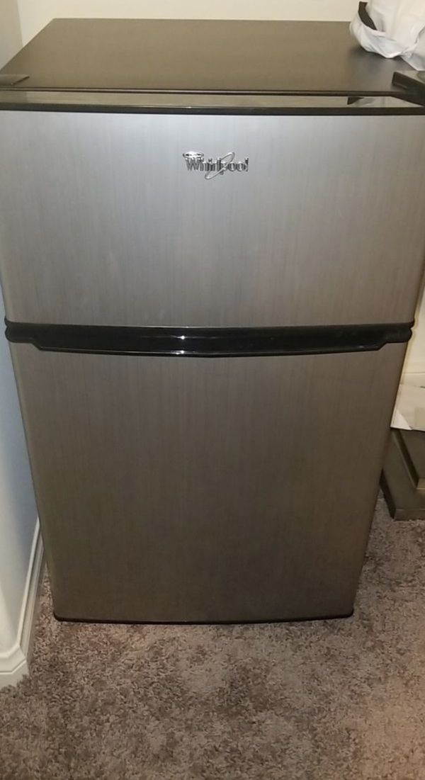 Whirlpool Mini Fridge Hardly Used for Sale in North Las Vegas, NV OfferUp