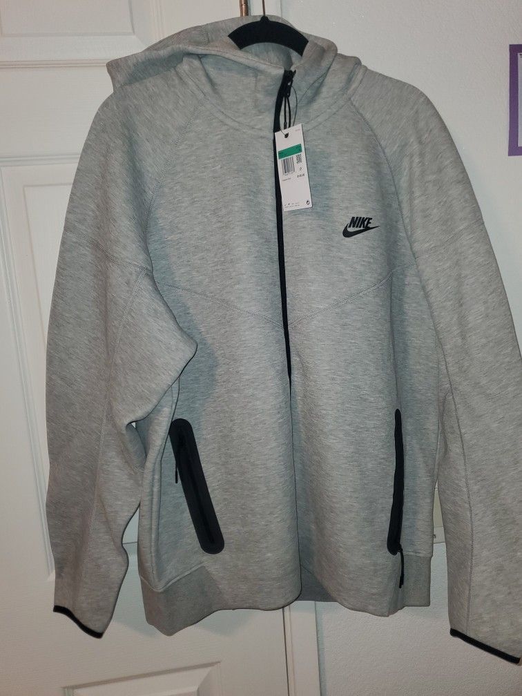 Nike Tech
