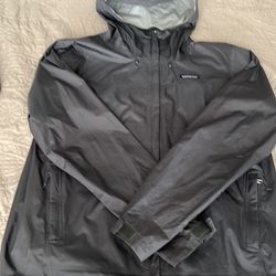 Patagonia Rain jacket men’s size M