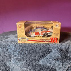 Daytona 500 88 Dale Earnhardt Jr National Gaurd Impala SS Die Cast Winner Circle