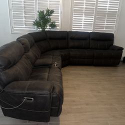 Dual Power 3 Recliner Sectional 
