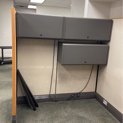 Customizable Office Cubicle Set Up