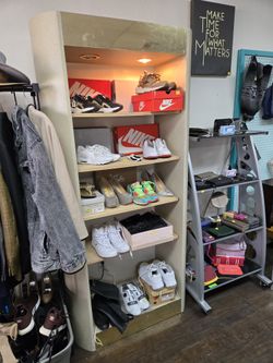 Lighted Display Shelf