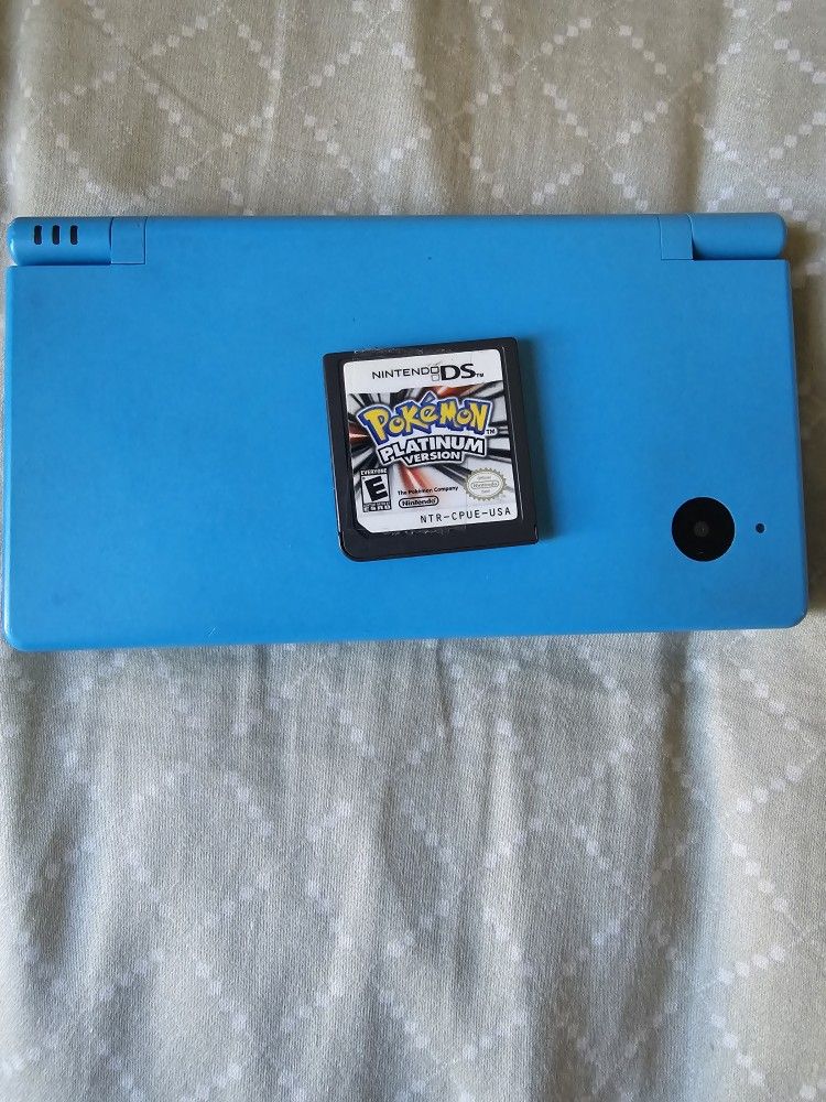 Pokemon Platinum With Nintendo DSi Bundle