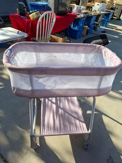 Baby Bassinet with Mesh Sides and Wheels