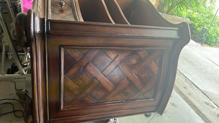 Tv stand/ entertainment station