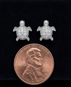 NEW- Turtle 🐢 Earrings 925 sterling silver w/ Moissanite diamonds 💎
