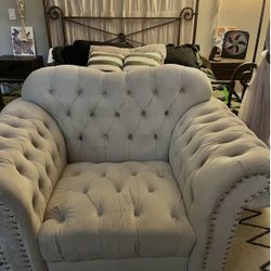 Tufted chair