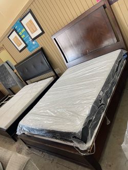 Dark Wood Queen Bed Frame with Headboard and mattress