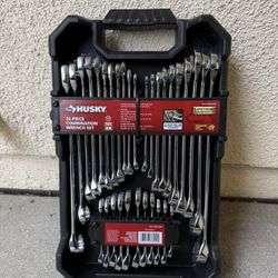 Brand New HUSKY 32-piece Wrench Set