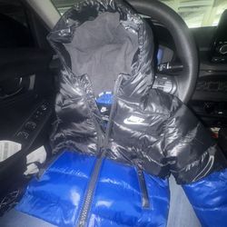Nike puffer jacket (18M)