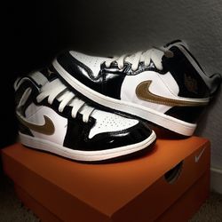 Jordan 1 MID SE