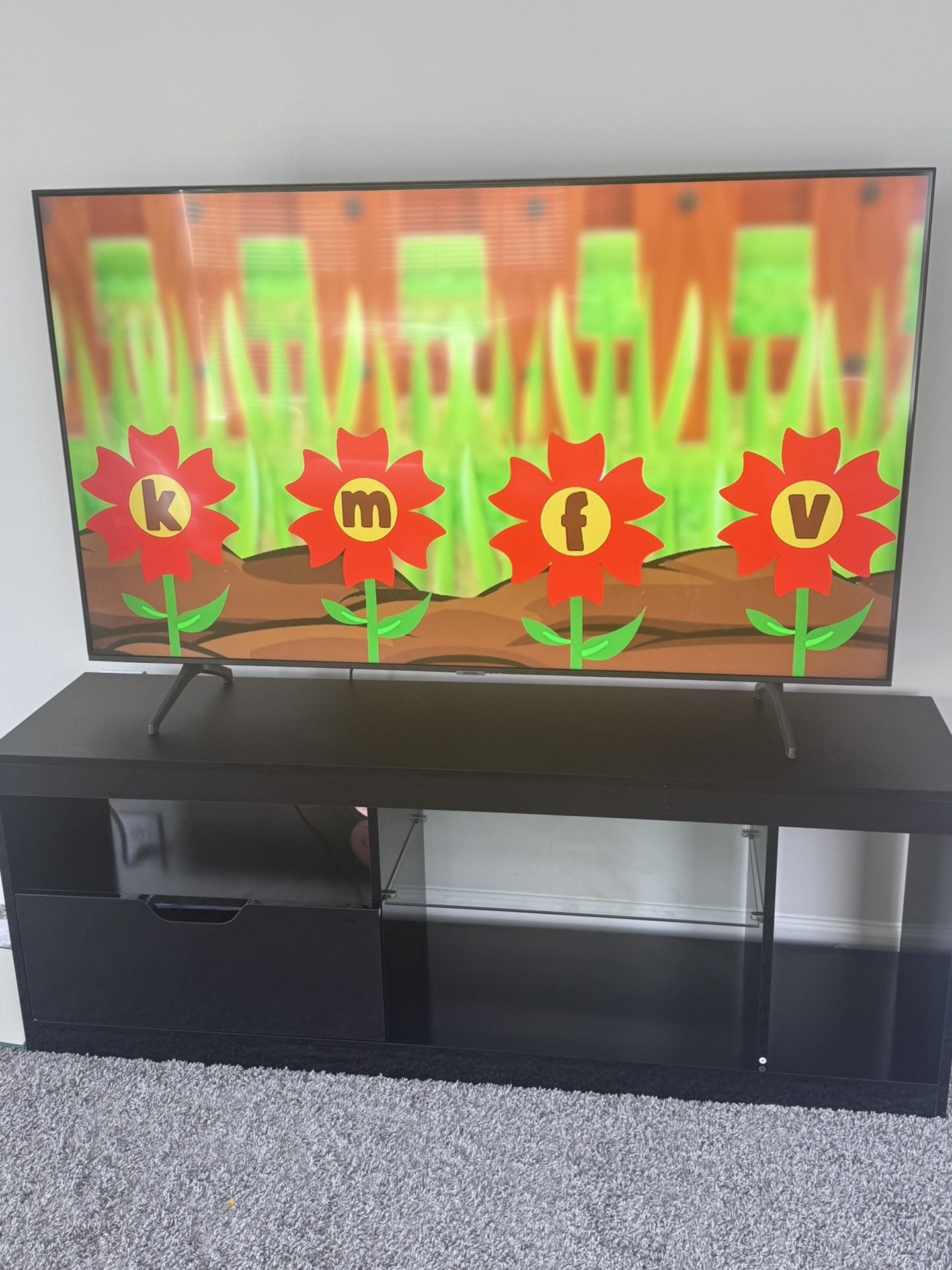 Samsung Tv And TV Stand 