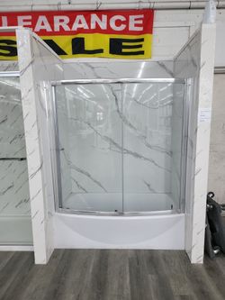 Bathtub & Glass Doors