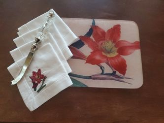 Amaryllis Hostess Set: Floral Cutting Board, Cheese Knife, 4 Embroidered Cloth Napkins