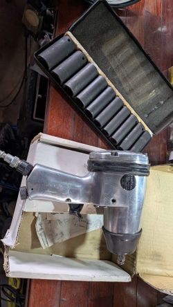 Half inch drive air impact with sockets