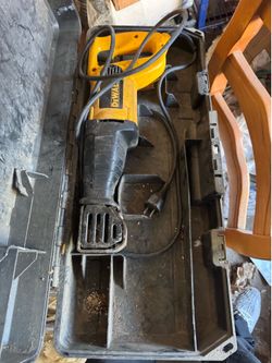 Dewalt saws off
