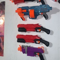 12 Nerf Guns And 150+ Nerf Darts (not Firm On Price)