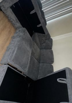Couch with pull out bed