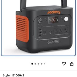 New - Jackery 1000 V2 Solar Generator Battery 