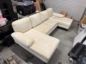 Large Cream U-Shaped Sectional Couch w/ Double Chaise