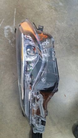 2017 2018 2019 toyota corolla left and right headlights