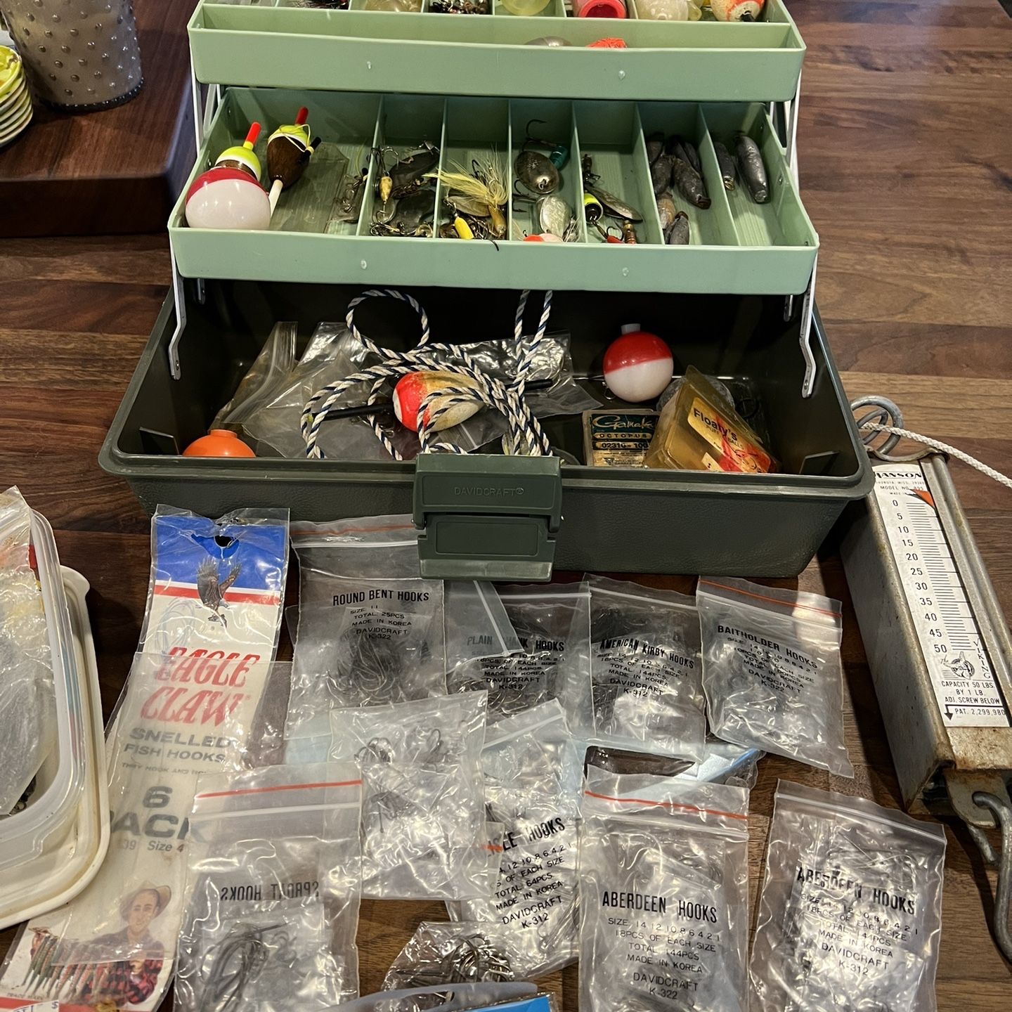 Davidcraft Vintage Tackle Box Lures and hooks for Sale in Long Beach, CA -  OfferUp