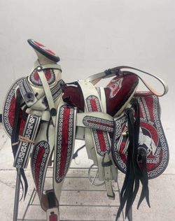 Montura charra bordada