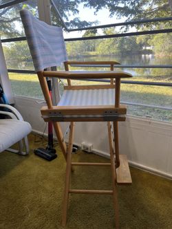 Silla Para Estudio, Plegable. 24”de Ancho X 30” De Altura. Excelente Condiciones.