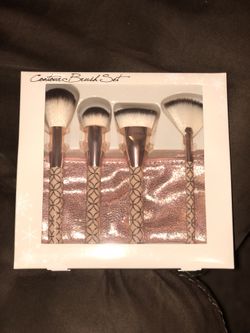 Makeup brushes