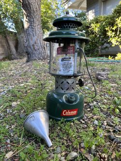 Vintage Coleman Model 220E Double Mantle Lantern