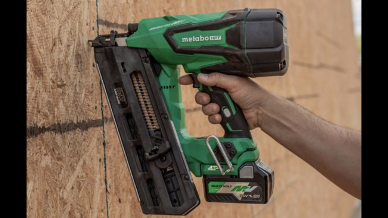 Metabo 21-Degree 18-Volt Cordless Framing Nailer w bat, chargr & bag