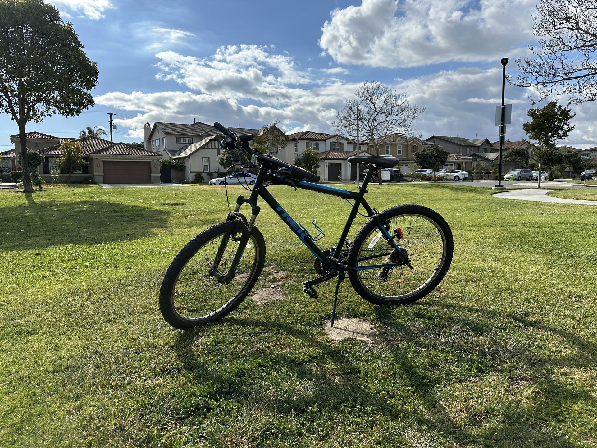 Used Trek 820 Mountain Bike