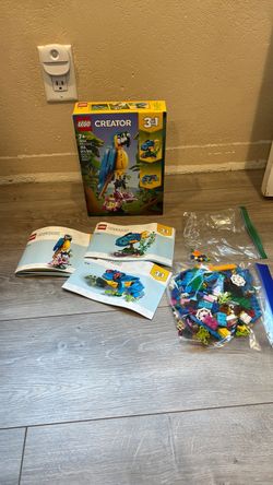 LEGO Creator 3-in-1 Exotic Parrot Set 31136
