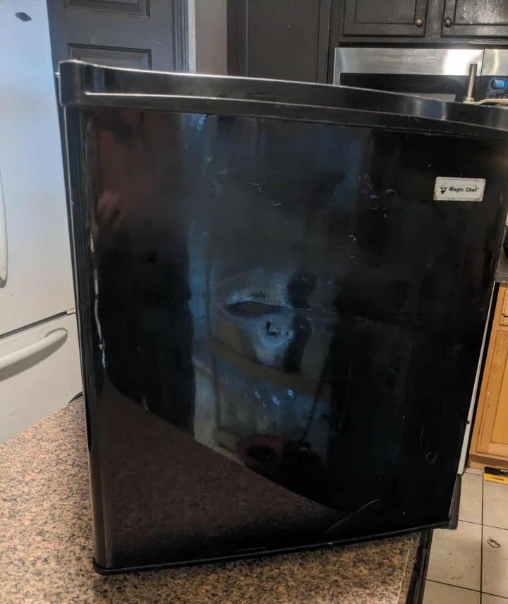 Small Mini Fridge