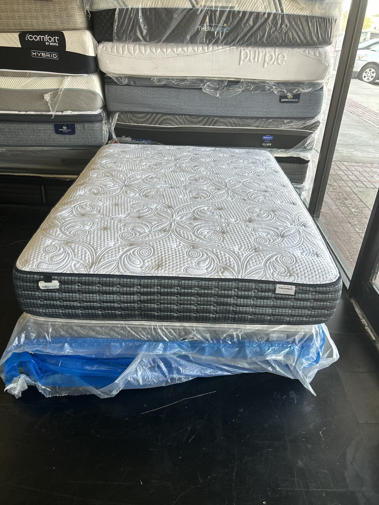 Queen Size Therapedic Mattress And Box Spring