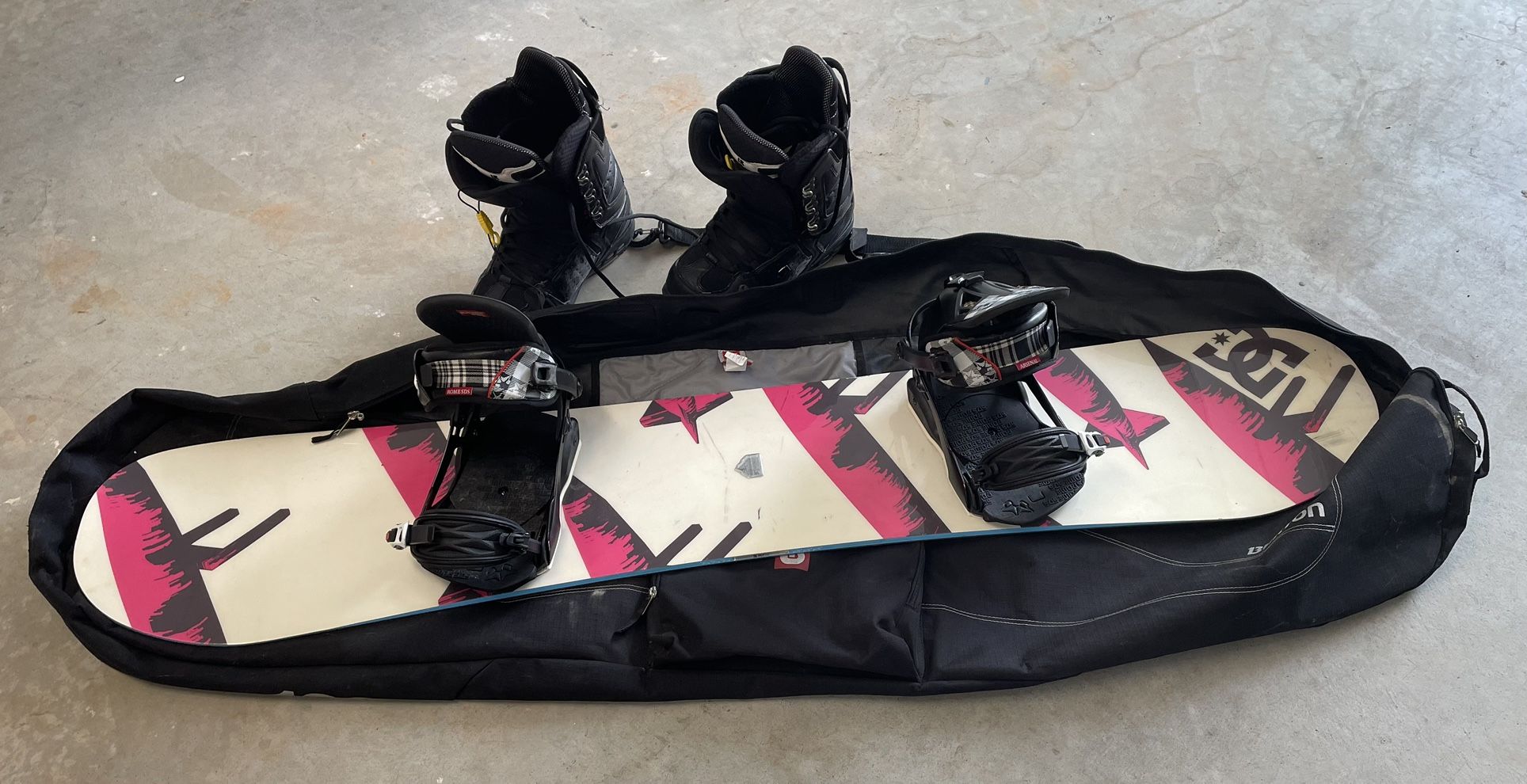 DC MLF-152 SNOWBOARD Package BURTON 9.5 BOOTS & BAG