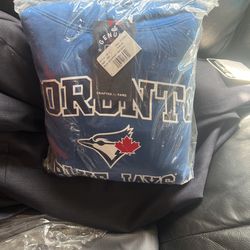 Toronto Bluejays Size L Pullover Hoodie.