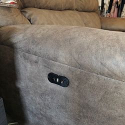 Love Seat Power Recliner 