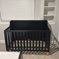 Crib BRAND NEW NEVER USED 3in1 