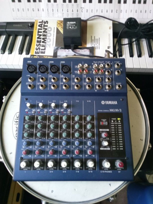 Yamaha Mixer MG10/2