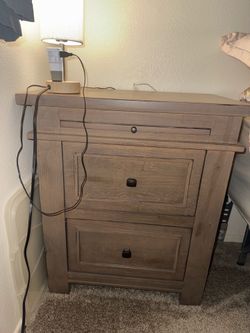 Nightstand in Dovetail Grey 2 drawers