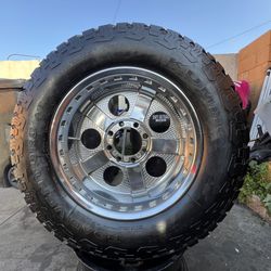 1 GOOD RIM & TIRE 20X10 Mo2 8 LUGS  LT325/60R20 8ply KUMHO TIRE FOR SPARE $60 PICKUP ONLY 