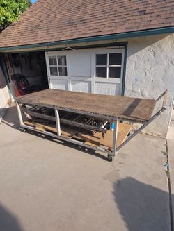 Big work table on wheels