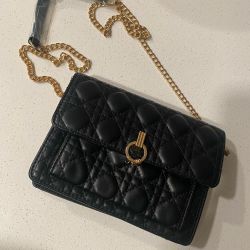 Black Pebbled Leather Crossbody Purse with Adjustable Strap Vintage
