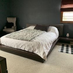 King size Contemporary Dark Wood Platform Bedroom Set. Great for storage hidden platform that raises up for hidden storage underneath. Grey faux suede