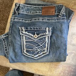 Maurices jeans