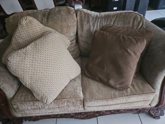 Decorative Throw Pillows. 2 Chocolate Brown And 2 Beige